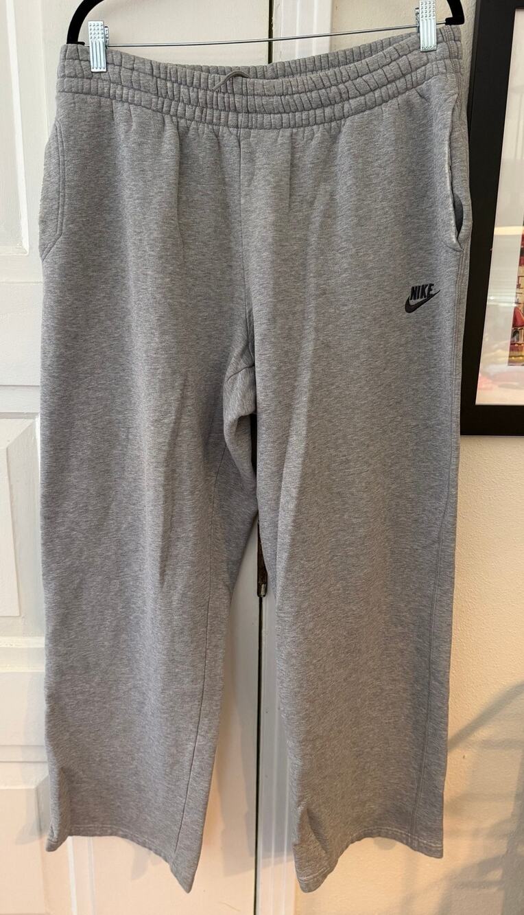 Nike vintage-style gray straight-leg fleece sweatpants, size XL